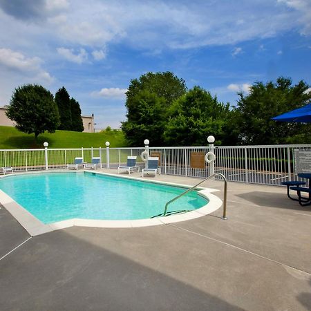 Four Points By Sheraton Charlotte/Пайнвил Екстериор снимка