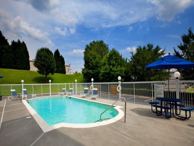 Four Points By Sheraton Charlotte/Пайнвил Екстериор снимка
