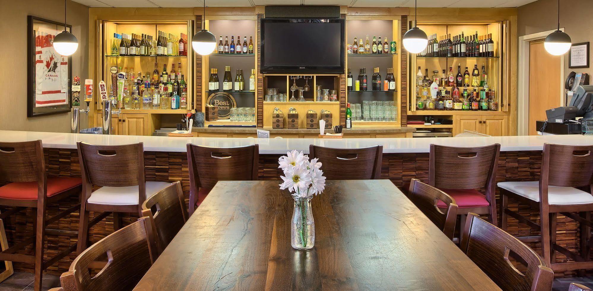 Four Points By Sheraton Charlotte/Пайнвил Екстериор снимка